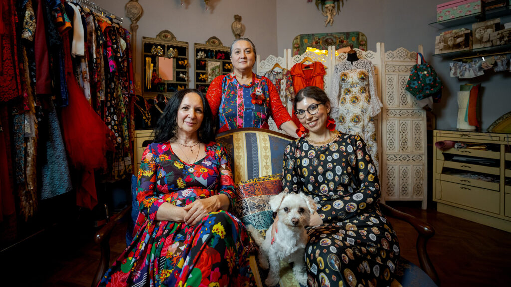 Romani Design (b-j) Varga Helena, Varga Erika, Kriston Lili